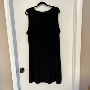 Black sleeveless dress